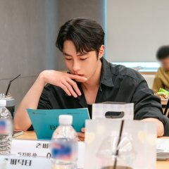 Doctor on the Edge Korean Drama photo