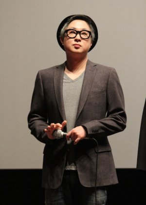 Kang Hyung Chul in Criadores de Escândalo Korean Movie(2008)
