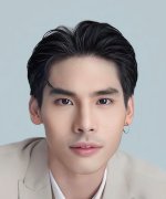 Tiiw Nararat Chaowiwat