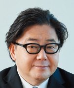 Akimoto Yasushi Fotoğraf