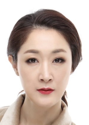 Kim Sun Hwa in Blueming Korean Drama (2022)