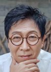 Han Tong Sheng di Small Happiness Drama Tiongkok (2021)