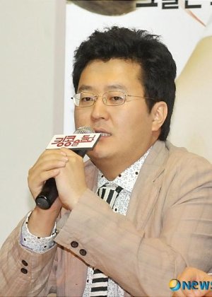 Park Geon Yong in No Amor e Na Guerra Korean Movie(2011)