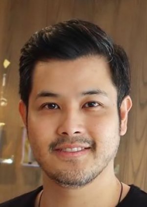 Tle Tawan Charuchinda in Hide & Sis Thai Drama