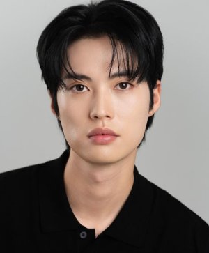 Si Ha Lee