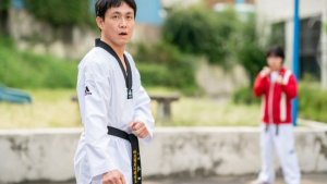 Oh Jung Se plays a doting father who will do anything for his daughter in 'High Five'