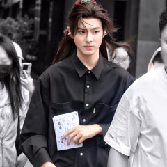 Gu Zi Cheng photo