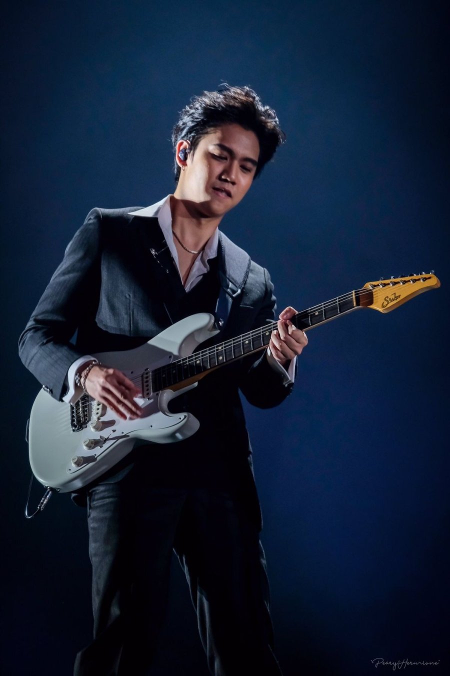 guitar_singharit.jpg