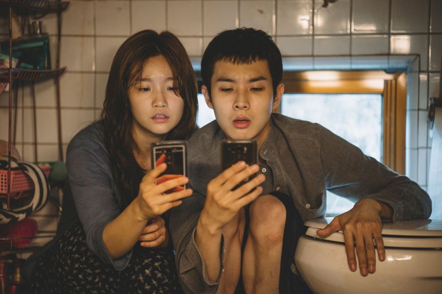 parasite-Ki-jung-Kim-So-dam-Park-and-Ki-woo-Park-Woo-sik-Choi-in-Parasite_rgbW.jpg
