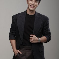 Kay Lertsittichai photo