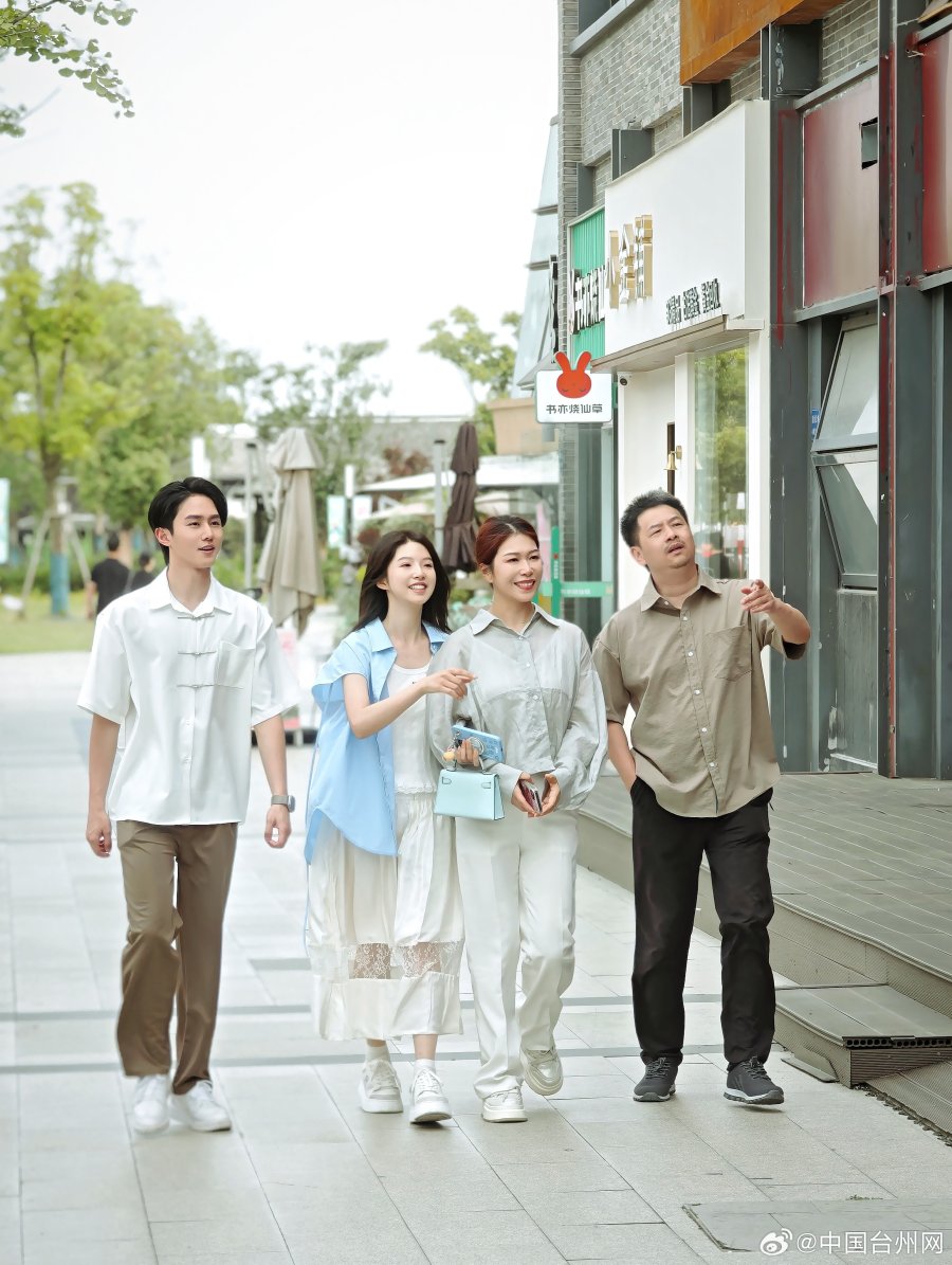 Whole Family (2025) Full Cast Crew MyDramaList Whole Family (2025) Full Cast Crew MyDramaList