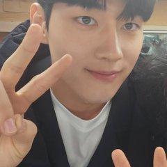 Doctor on the Edge Korean Drama photo