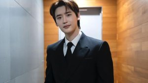 Lee Jong Suk in positive discussions to star in his first ever OTT K-drama!