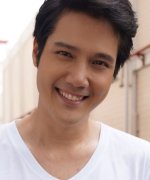 Glom Noppon Pitaklohpanit