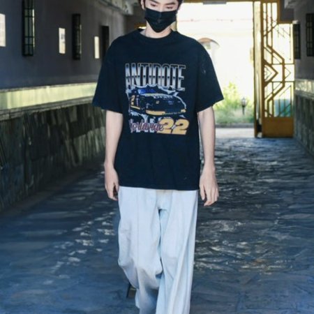 Jiang Shan Wei Pin ()