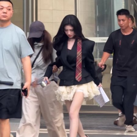Ju Jing Yi