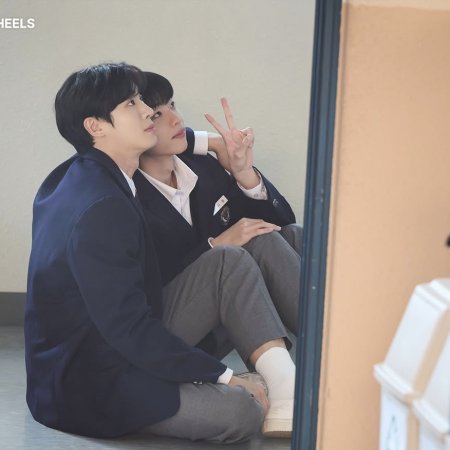 Head over Heels: Behind the Scenes (2025)