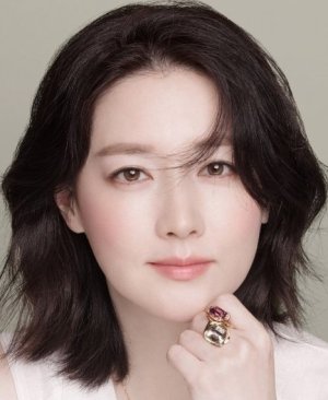 Hee Ji | The Lady from 406