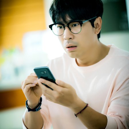 W (2016)