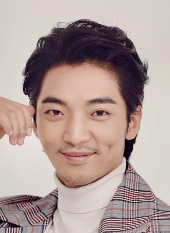 Hwang Hee (황희) - MyDramaList