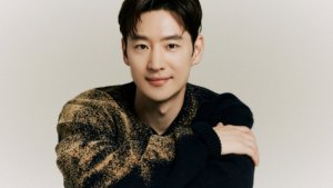 Lee Je Hoon Responds to Whether He Will Return for "Signal Season 2"
