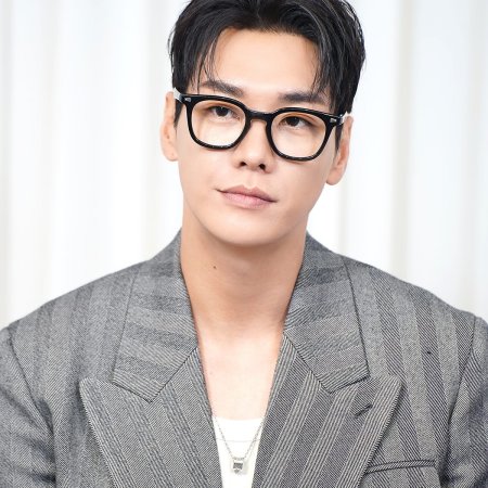 Walking on Thin Ice (2025)