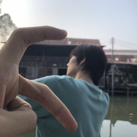 Still Holding up like the Moon ()