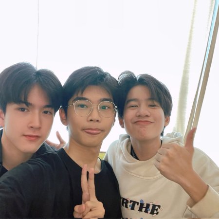 Class Crush Crisis ()