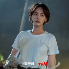 Yun Su Hyeon photo