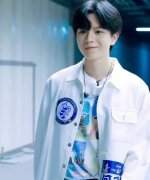 He Zi Long