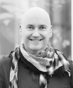 Staffan Linder