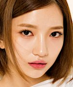 Minami Riho Fotoğraf