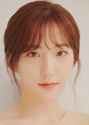 Eunseo in The Secret of the Grand Mansion: The Missing Girls Korean Drama (2021)