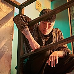 Beasts Clawing at Straws Korean Movie photo