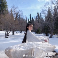 Mo Shan Shan, "The Book Addict" photo