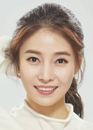 Moon Bo Ryung in Behind Cut Korean Drama (2021)