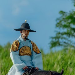 The Queen Who Crowns Korean Drama photo