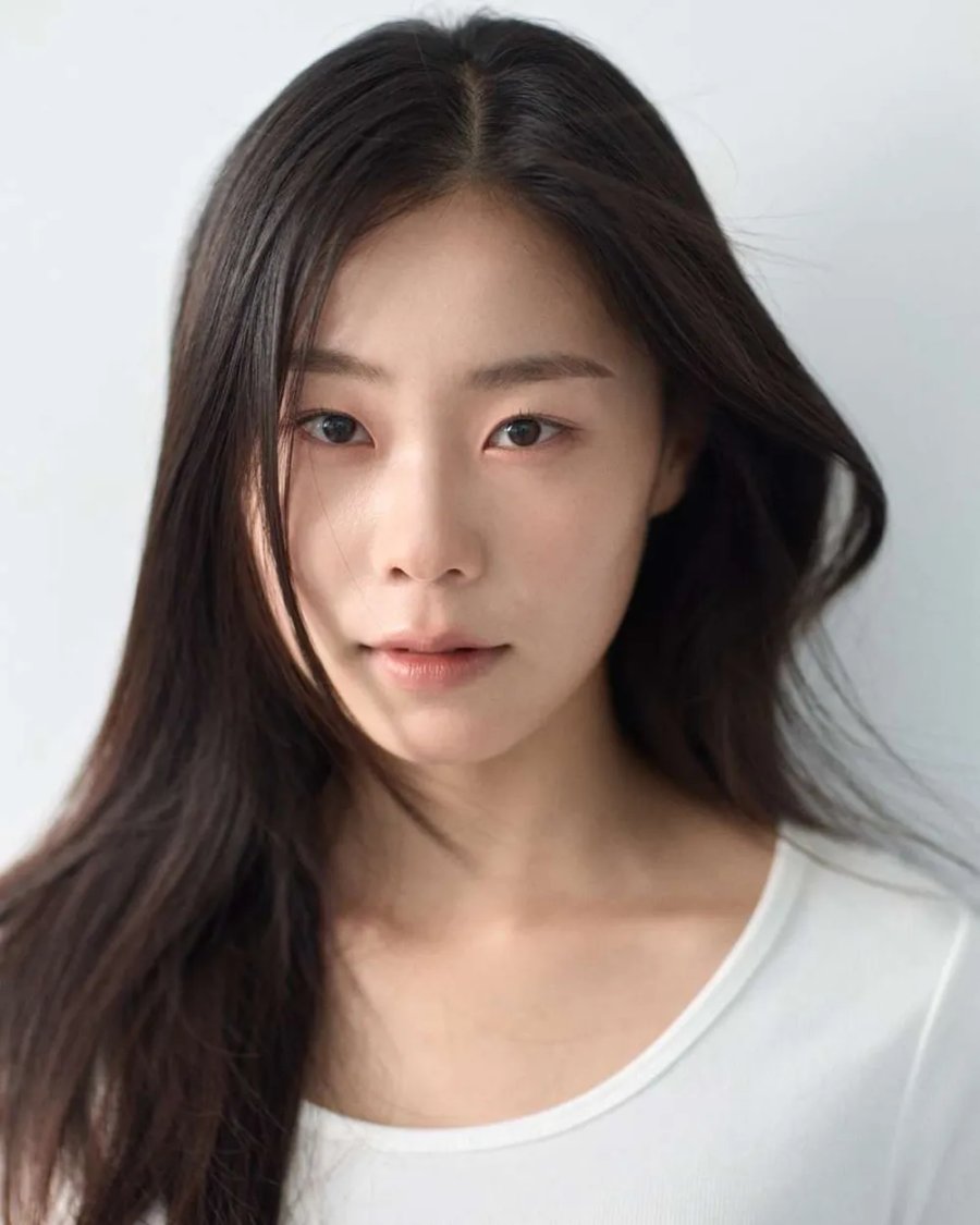 Gyeong Chae Lee