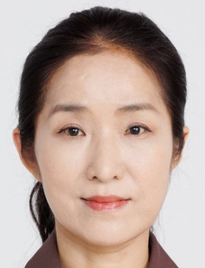 Myung Hee Lee