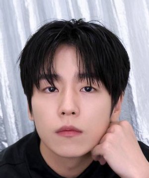 Hyun Woo Lee