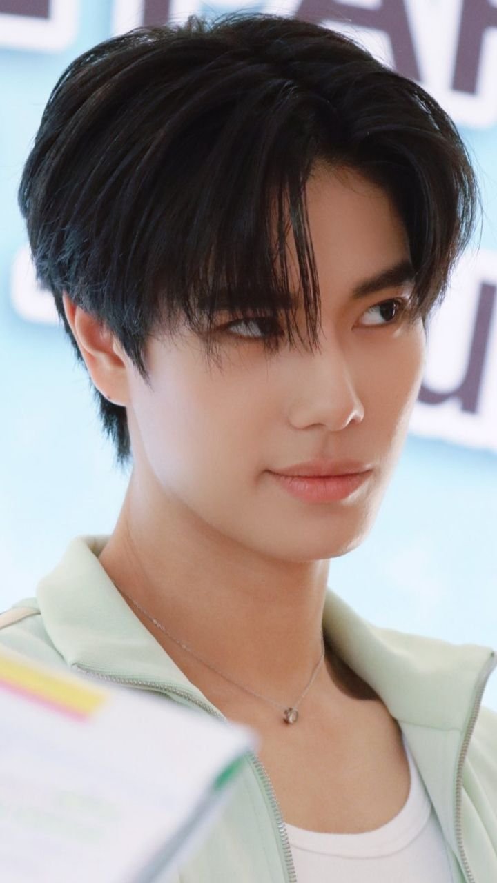 phuwin middle length.jpg