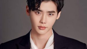 Lee Jong Suk in talks for new K-drama by 'Hotel del Luna' director