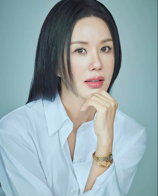 Uhm Jung Hwa is reportedly leading a new female-centric
