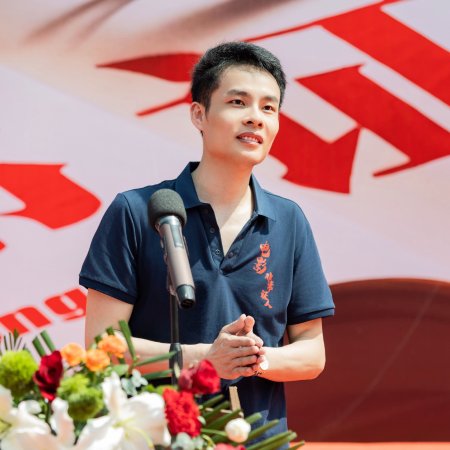 Fei Chang Zheng Ren ()