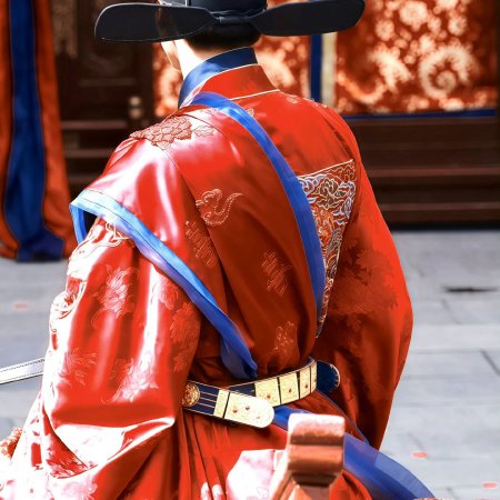 Liang Chen Mei Jin ()