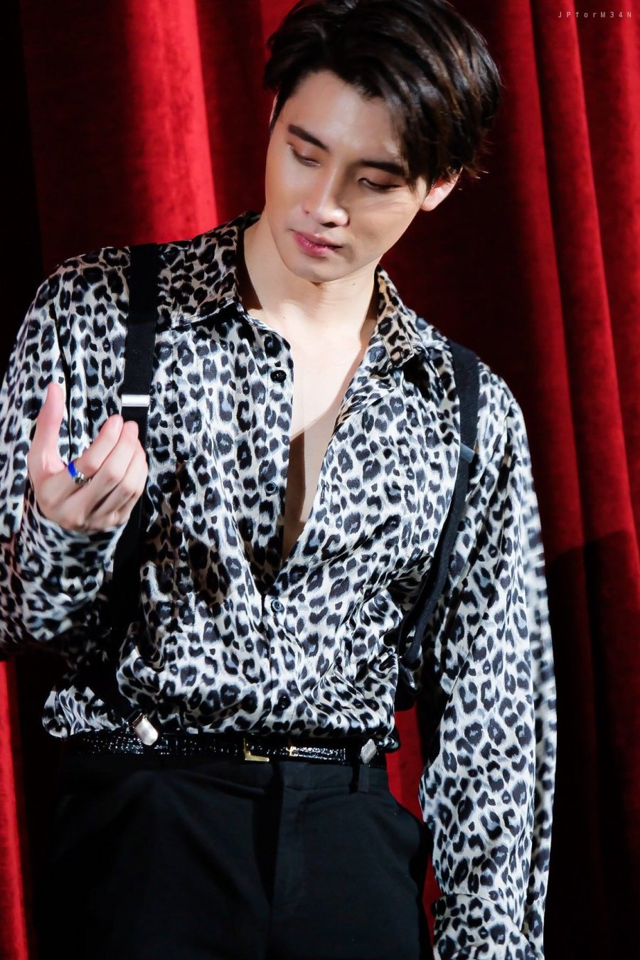 Mean phiravich.jpg