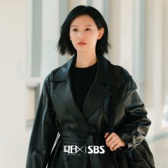 Kim Ji Won photo