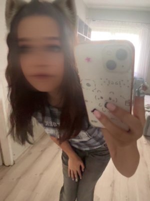 576