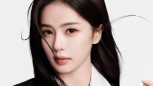 Bai Lu ends 10-year run with agency Huanyu Film, goes solo