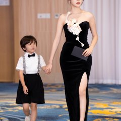 Bao Gao Shi Zong, Fu Ren Ding Le Yi Bai Tiao Jia Gui Chinese Drama(2024) photo